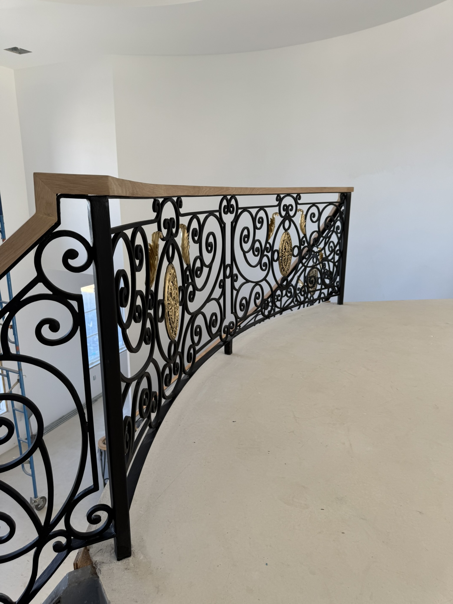 The Medallion Scrollwork Staircase — photo 5